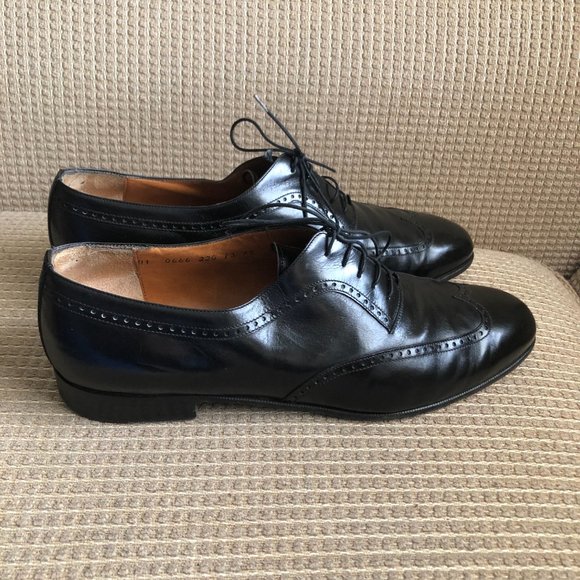 Salvatore Ferragamo Men\'s Black Leather Oxfords. main image 6